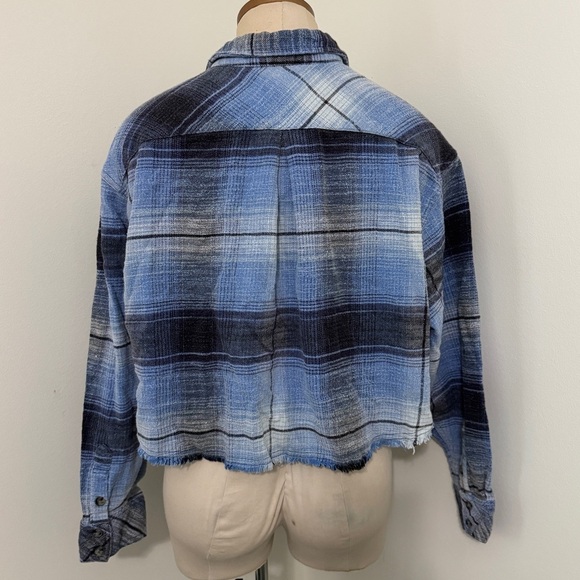 BDG Small Oversized Joey Shirt Jacket ~ Blue Plaid Button Down Cropped Raw Hem - Picture 2 of 7